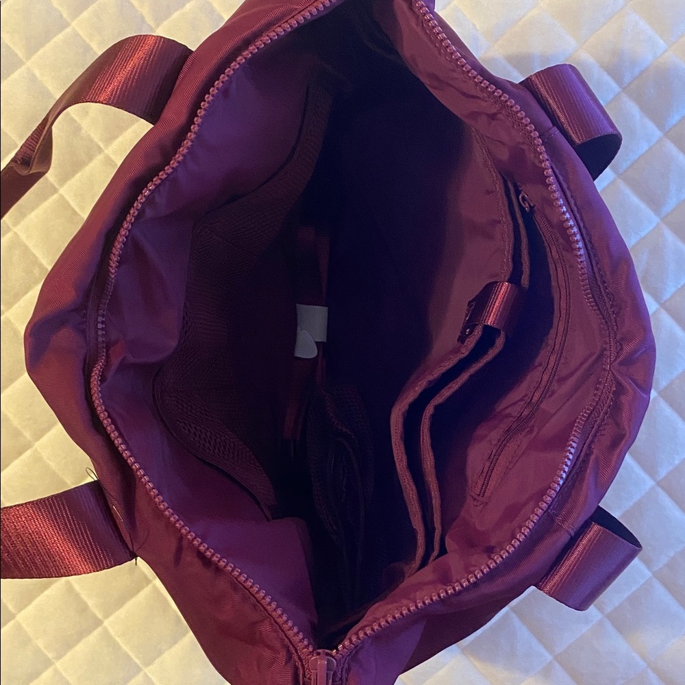 Fabletics The Everyday Tote in Berry Crush - Picture 8 of 13